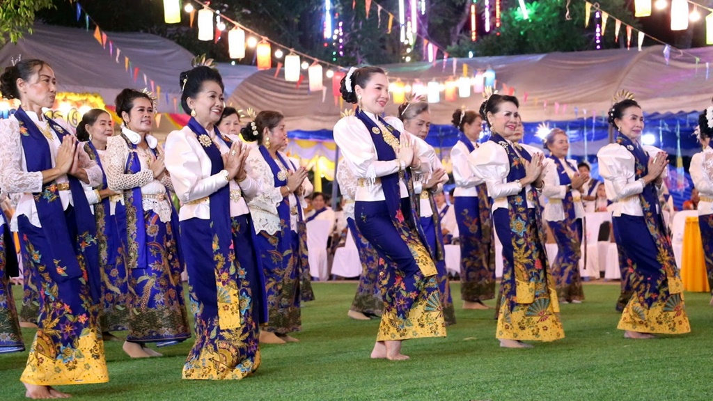 วัดพรุใหญ่ เปิดงานมหาสงกรานต์ด้วยแสดงนางรำ 165 ชีวิตสวยงามตระการตา