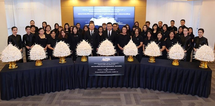 กลุ่มทรู น้อมถวายดอกไม้จันทน์ โครงการ “ฉันเกิดในรัชกาลที่ ๙” สำหรับพระราชพิธีถวายพระเพลิงพระบรมศพ