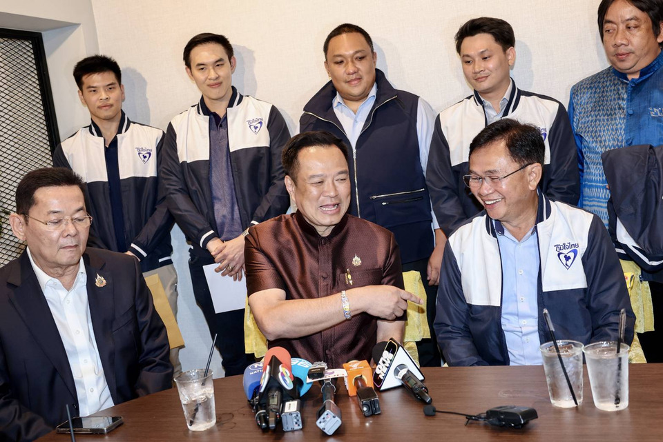 ดีลใหญ่โคราช! "อนุทิน" รับ "พงศกร-รัตนเศรษฐ" เข้าบ้าน ภท. ครบทีม ยันพร้อมสู้เลือกตั้งต้นปีหน้า