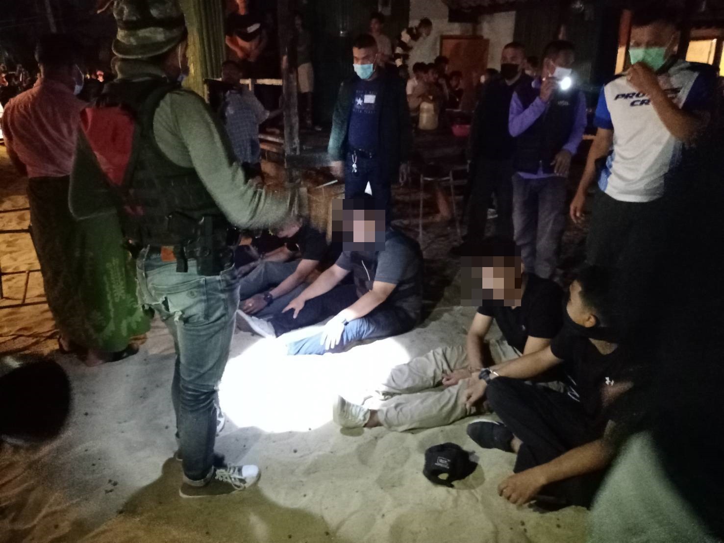 จับ 5 ตำรวจปลอม ตระเวนข่มขู่ รีดไถ่กรรโชกทรัพย์หลายพื้นที่