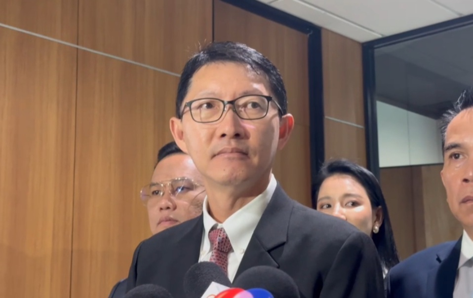 "เลิศศักดิ์" ตบปาก “พปชร.” อย่าโยน “เพื่อไทย” เอี่ยว “ดิไอคอน” ไล่ไปแก้ปัญหาพรรคตัวเองก่อน