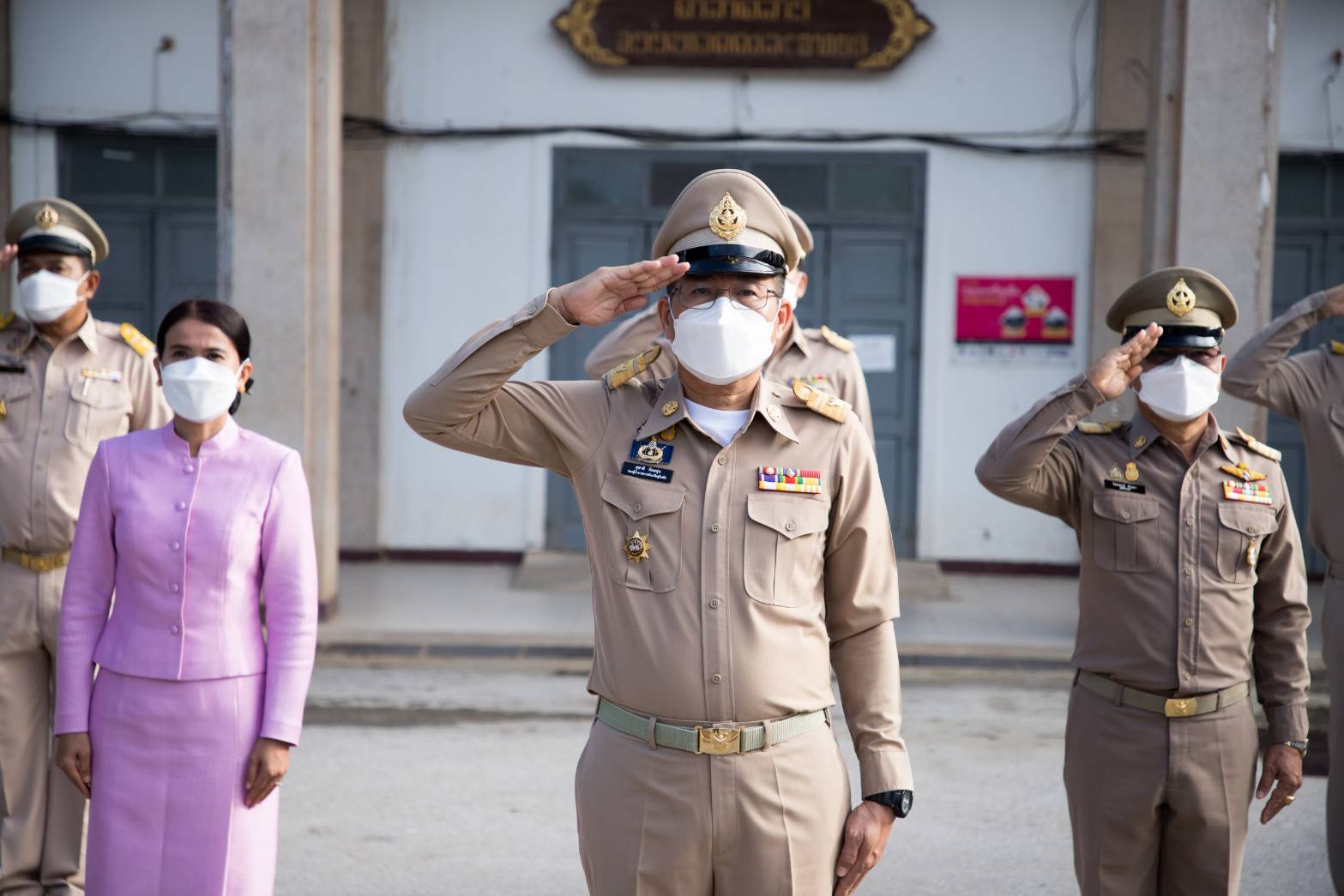 จังหวัดสุโขทัยนำขรก.เคารพธงชาติ  เนื่องในวันพระราชทานธงชาติไทย