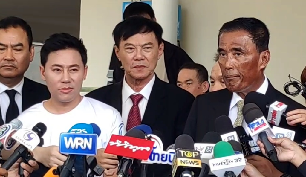 "ทนายตั้ม" หอบหลักฐานยื่นสอบวินัย "บิ๊กตำรวจ" 