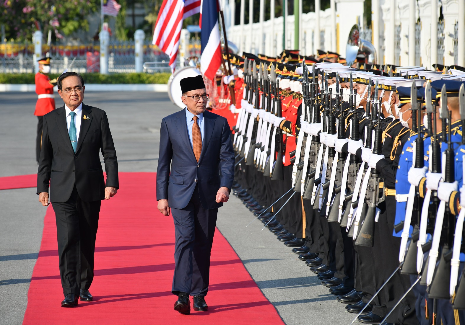 'ประยุทธ์'เปิดทำเนียบต้อนรับ 'อันวาร์ อิบราฮิม'เยือนไทยหลังรับตำแหน่งนายกฯ มาเลเซีย