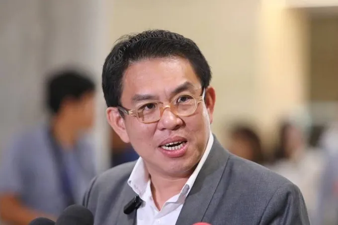 "วิโรจน์" จวกแรง! "ไทย" ยังจับ "คนไทย" ฟอกเงินแก๊งสแกมเมอร์ไม่ได้แม้แต่รายเดียว ขณะที่ "สิงคโปร์" ลากคอเครือข่าย 27 คน