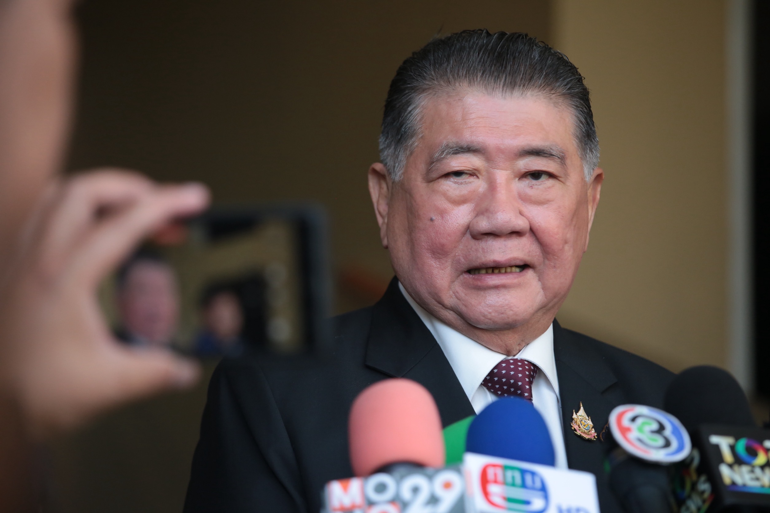 “ภูมิธรรม” โยนถาม “พาณิชย์- คลัง” แจงค่าเสียหาย “คดีจำนำข้าว” หลังมีข่าวราชทัณฑ์ปล่อยตัว “เสี่ยเปี๋ยง” บอกไม่ก้าวล่วงอำนาจศาล เหตุติดคุกไม่นาน 