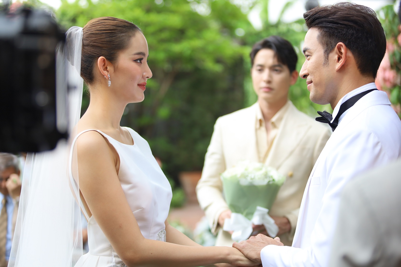 โซเชียลอินจัด “เจมส์ - โบว์ - เกรท” กับความสัมพันธ์ลึกซึ้ง ส่ง “โลกหมุนรอบเธอ” แรงติดเทรนด์ X อันดับ 1