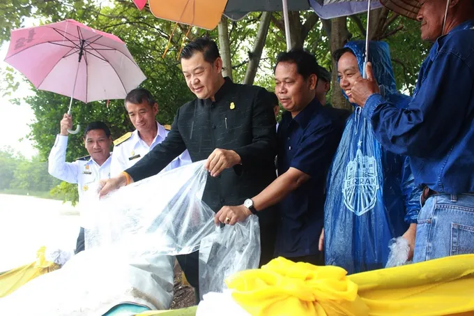 บุรีรัมย์ จัดกิจกรรมปล่อยพันธ์ปลา เฉลิมพระเกียรติ ในหลวง ร.10