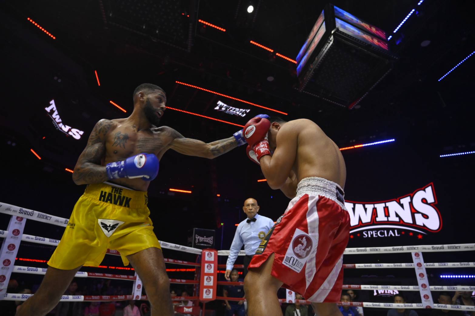 "ทรอย โคลแมน" คาดเข็มขัด WBA Asia รุ่นมิดเดิ้ลเวทกลับสหราชอาณาจักร ชนะคะแนน "เพชรใหม่" ไม่เป็นเอกฉันท์  