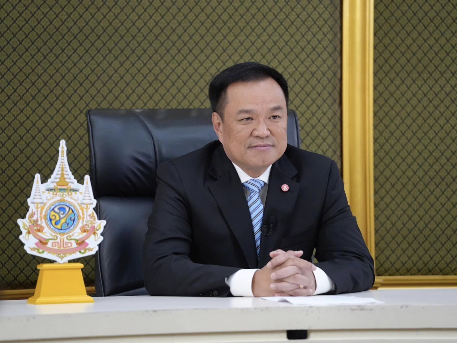 "ในหลวง"  พระราชทานพระบรมราชานุญาต ให้ "มหาดไทย" จัดทำเหรียญที่ระลึกมอบให้ "กำนัน- ผู้ใหญ่บ้าน" ทั่วประเทศ