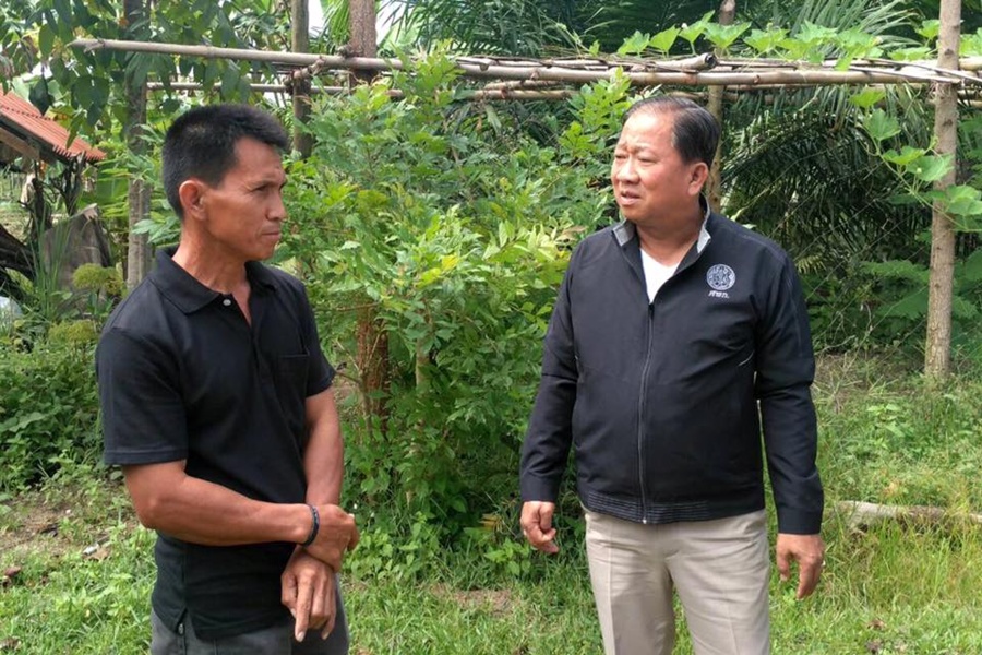 อธิบดีกรมพัฒนาที่ดิน ลงพื้นที่นราธิวาส  ตรวจเยี่ยมหมอดินอาสา พลิกชีวิตทำเกษตรผสมผสาน 