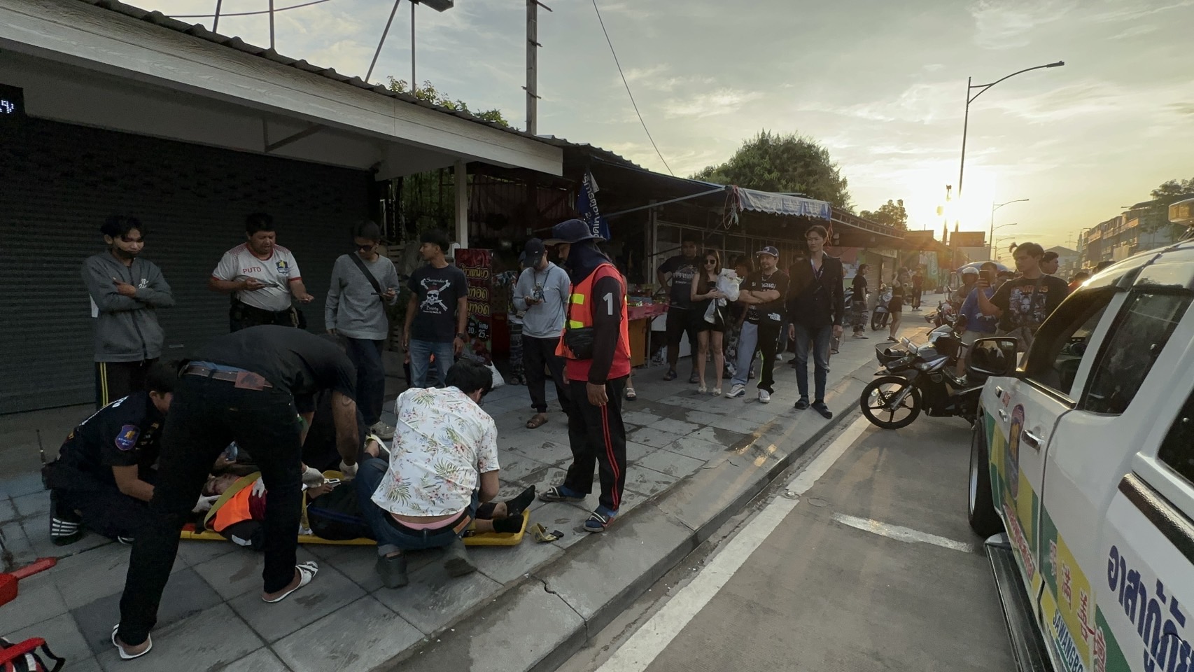หนุ่มเม็กซิโกตีนผี ควบ SUV ชนพนักงานกวาดถนนสาหัส ก่อนซิ่งหนีพลเมืองดีล้อมจับเป่าขึ้น 77 มก.%