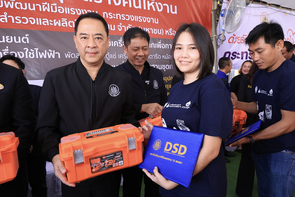 "กระทรวงแรงงาน“ จัด “ซ่อม สร้าง สุข สร้างคนให้งาน” ฟื้นฟูแรงงานอิสระสงขลาหลังน้ำลด