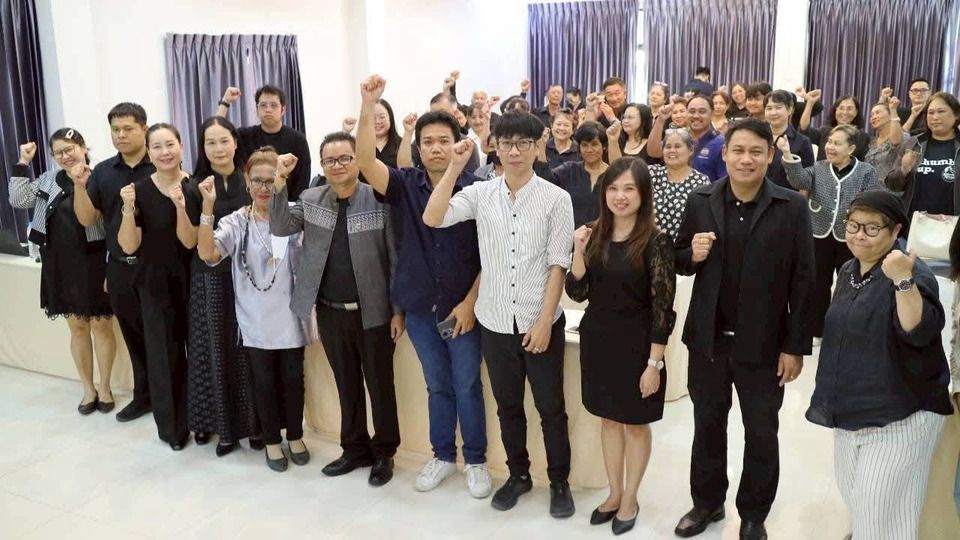 พช.อ่างทอง จัดเวทีโชว์บรรจุภัณฑ์ OTOP ยกระดับสู่สากล 