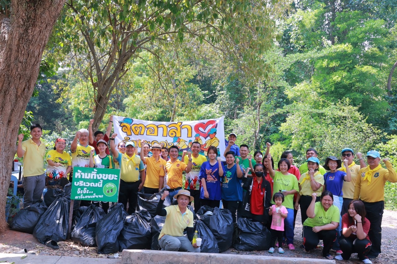 ตร.ทล.โคราช รวมพลัง คนรักษ์ลำตะคอง ทำความสะอาดบ่อน้ำผุด เขาใหญ่ และลำตะคอง 