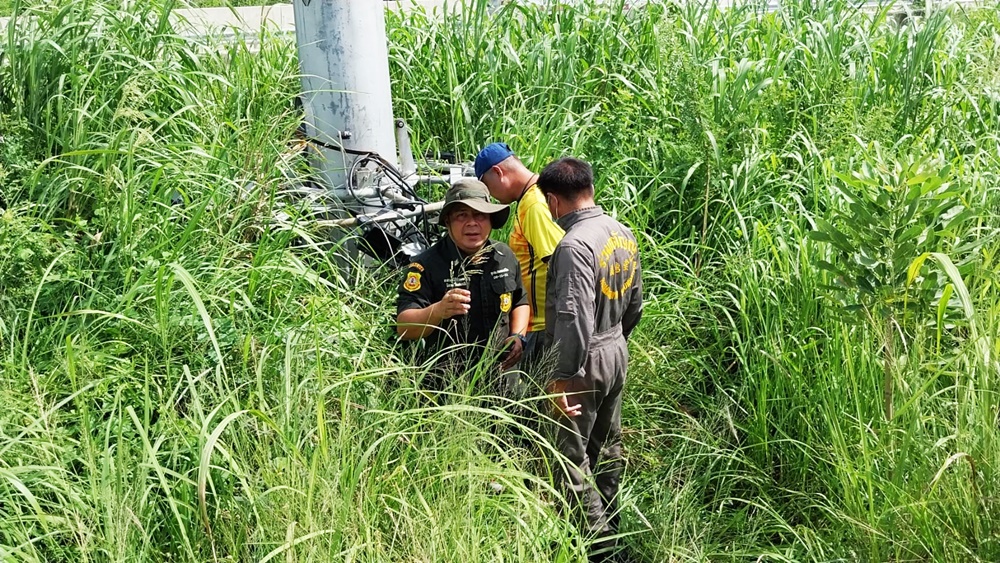 พบหนุ่มใหญ่กลายเป็นศพใต้โคนเสาไฟ ถนนวงแหวนหมายเลข 9