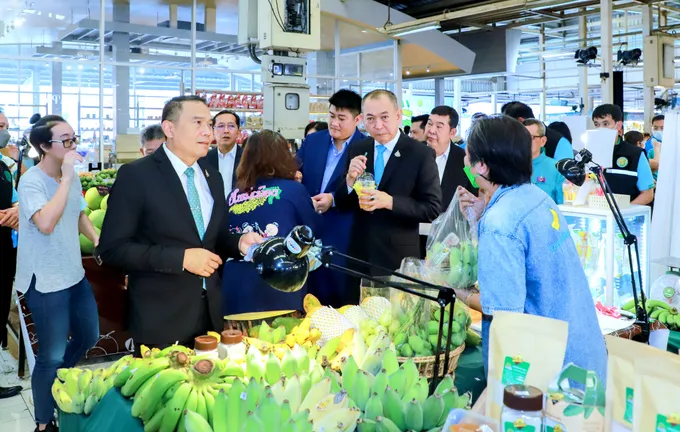 กสก.ปลื้มงาน "ติดตลาดเกษตร...Fresh Fruits From Farm" ยอดทะลุหลายล้าน