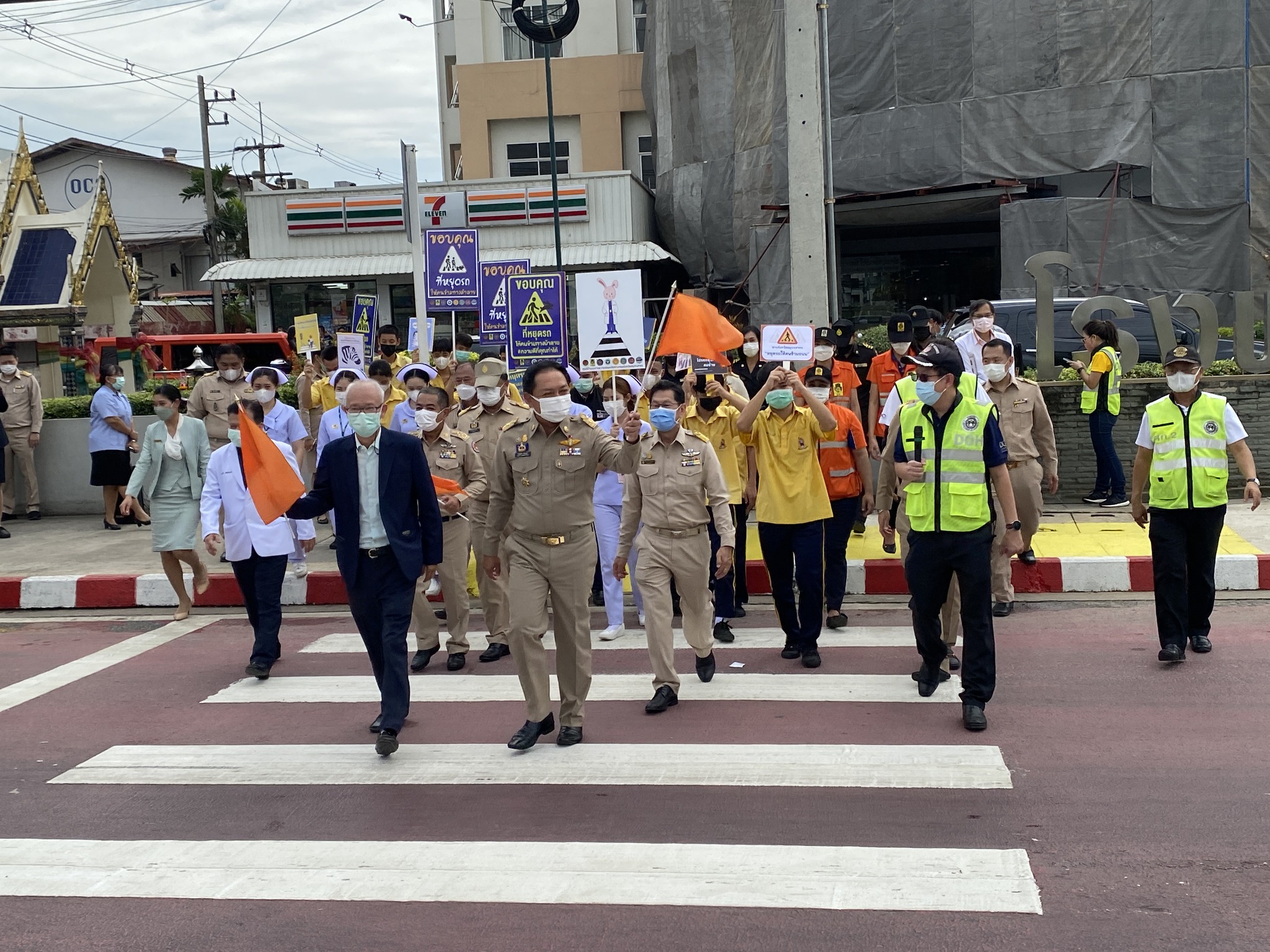 “มหาชัย” ประเดิมใช้ไฟระบบข้ามทางอัจฉริยะ SMART CROSSWALK “เพิ่มความปลอดภัยผู้ใช้ถนน” 