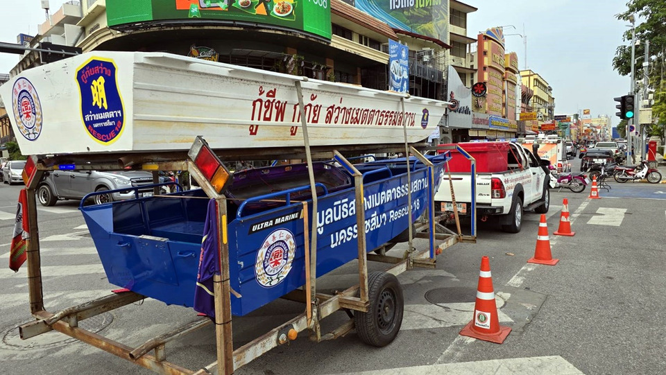สว่างเมตตาฯ โคราช ระดมทีมกู้ภัย–เรือท้องแบน 6 ลำ ลุยช่วยน้ำท่วมสงขลา ลั่น “ไม่มีใครถูกทิ้งไว้ข้างหลัง”