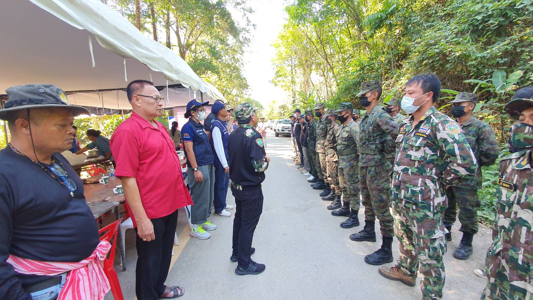  ทำพิธีเปิดป่าหาพ่อเฒ่าวัย 74  ชาวบ้านลำแก่นหลงป่า ญาติเชื่อถูกเจ้าที่บังตา ครบ 7 วัน ยังไร้วี่แวว