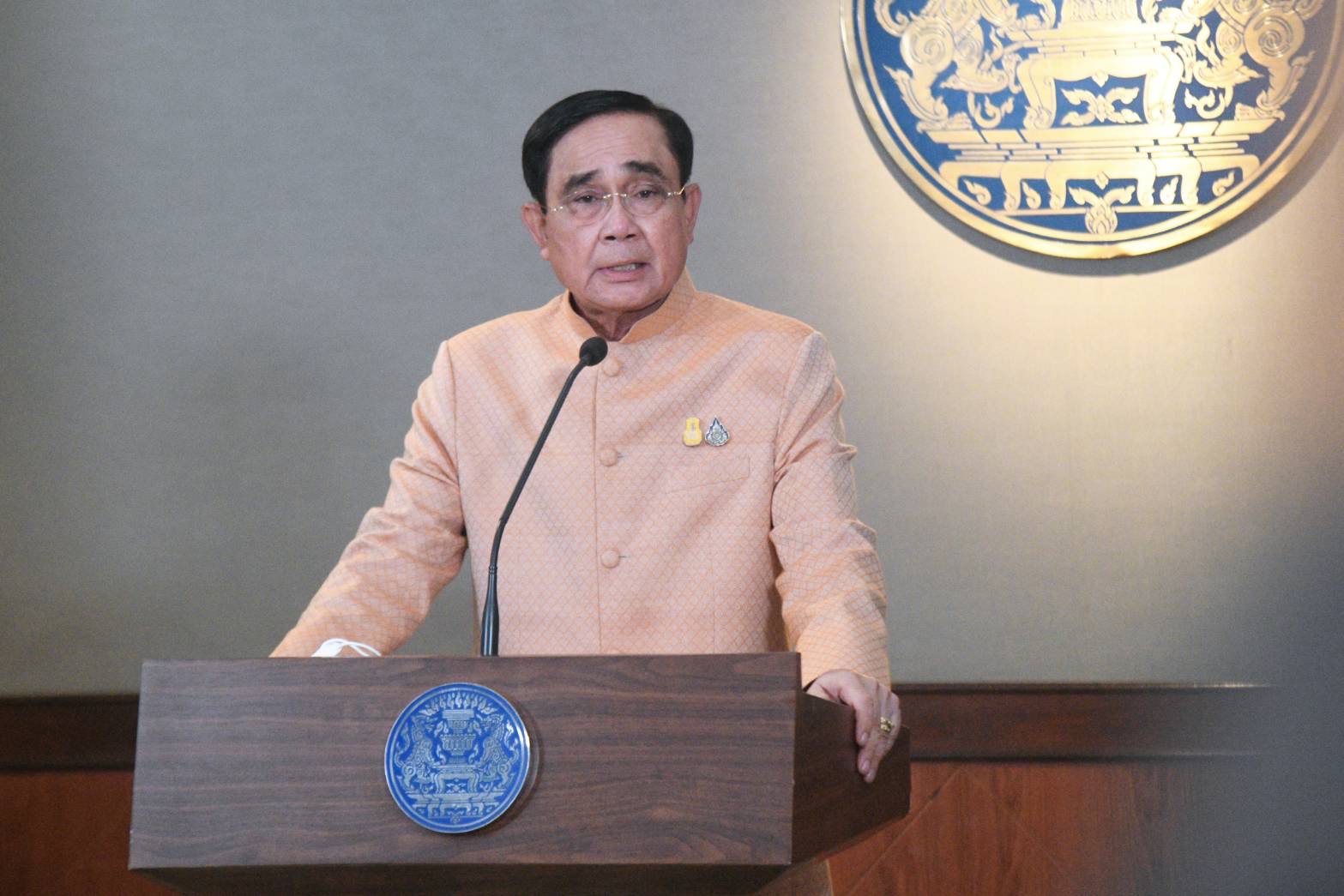 นายกฯ ขอบคุณครม.- ส.ส.ช่วยผ่านศึกซักฟอก พร้อมจับตาฝีดาษลิง สั่งตรวจสถานบันเทิงห้ามขายกัญชาเด็กอายุต่ำกว่า20 ปี 