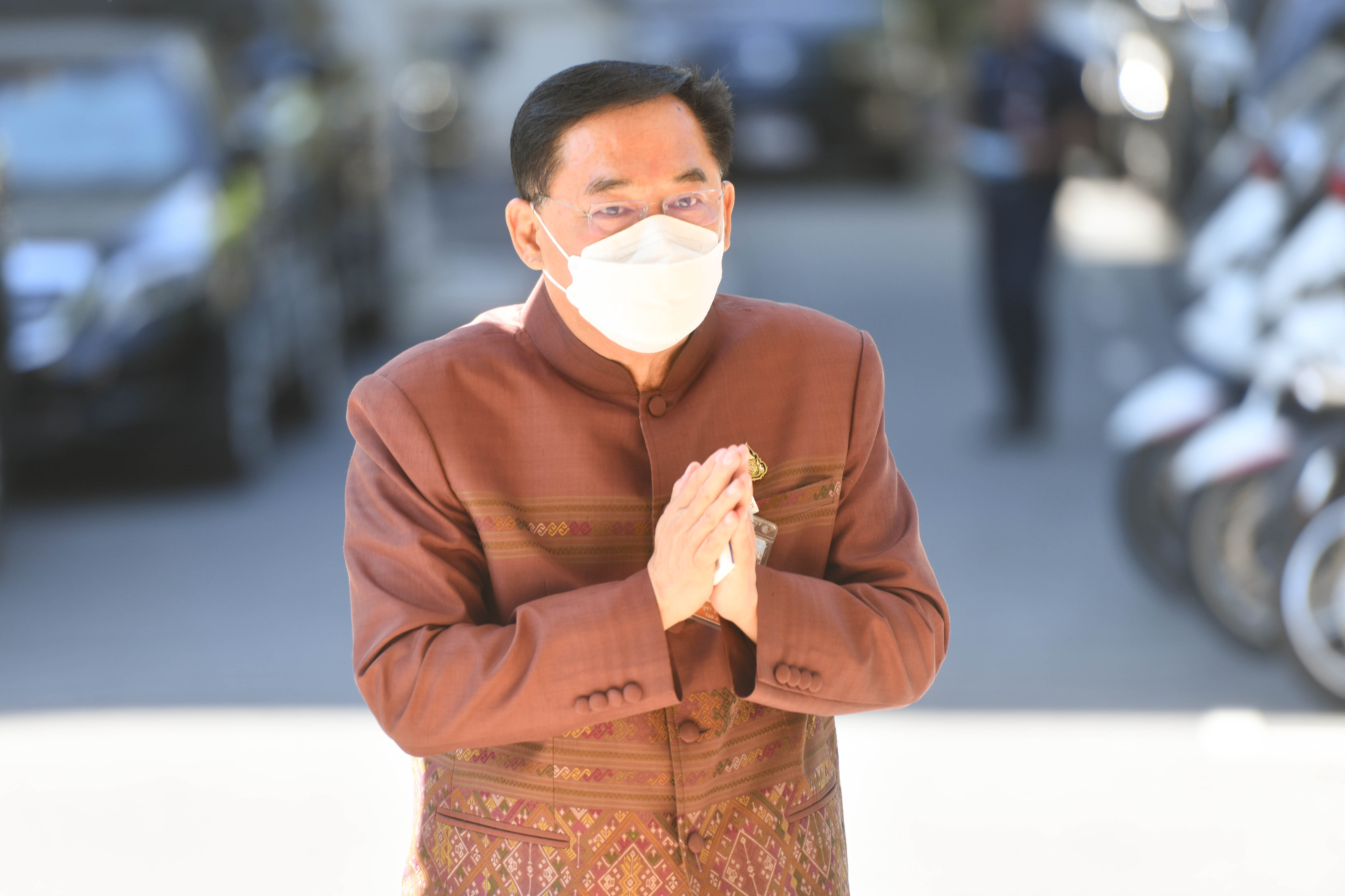 "อนุชา" ไม่ตอบปม "สามมิตร" กลับมาคุม "พลังประชารัฐ" 