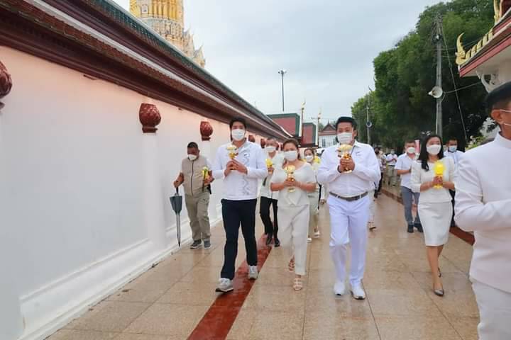 นายก อบจ.พิษณุโลก ร่วมเวียนเทียนวันอาสาฬหบูชา  ณ พระวิหารวัดพระศรีรัตนมหาธาตุฯ