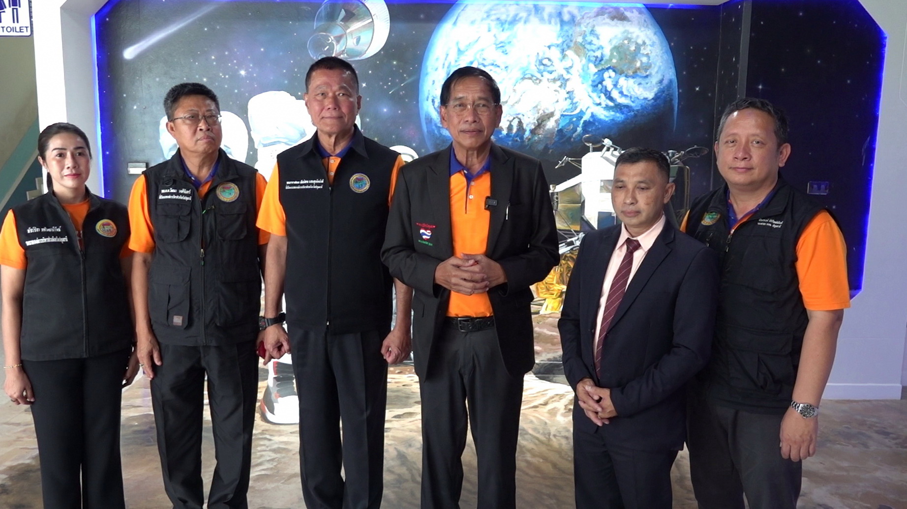 นายกแจ๊สเสริมศักยภาพนักเรียน 3,120 คนดูท้องฟ้าจำลองดีที่สุดของประเทศที่ศูนย์วิทยาศาสตร์เพื่อการศึกษารังสิต