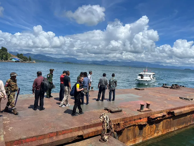 ทหารไทยจับมือทหารเมียนมา ร่วมช่วยเรือบรรทุกสินค้ากลางทะเลอันดามัน เหตุเกิดปัญหาเครื่องกำเนิดไฟฟ้าภายในเรือขัดข้อง   