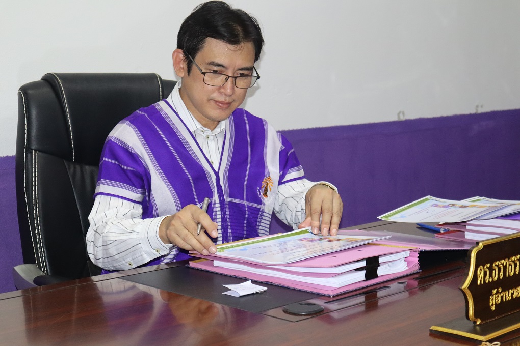 สมาคมครูภาษาไทย และมูลนิธิเอเชีย เผยภาษาไทย-ภาษาถิ่น ไม่เป็นปัญหา สำหรับ ประกวดเรียงความครูใหญ่ในใจเรา     
