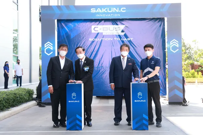  “สกุลฎ์ซี” ผนึก “ฮีโน่” เปิดตัวรถมินิบัสอะลูมีเนียมหนึ่งเดียวในตลาด รุ่น “C-Bus” 