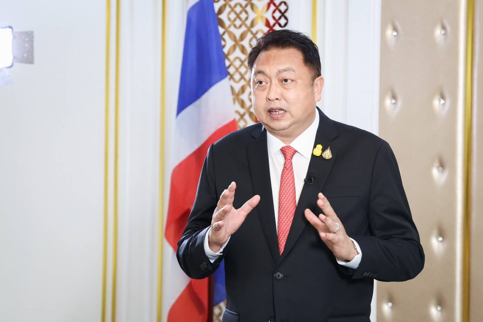 "รมว.เฮ้ง" ห่วงเหตุแผ่นดินไหวในไต้หวัน สั่งทูตแรงงานแจ้งเตือนคนไทยเพิ่มความระมัดระวัง