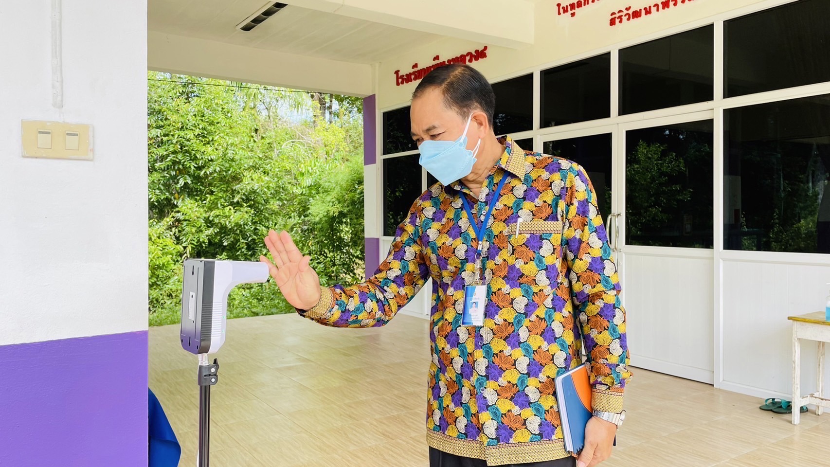 ผอ.สพป.สตูล ลงเกาะเยี่ยมโรงเรียนขนาดเล็ก ใกล้ชายฝั่ง  