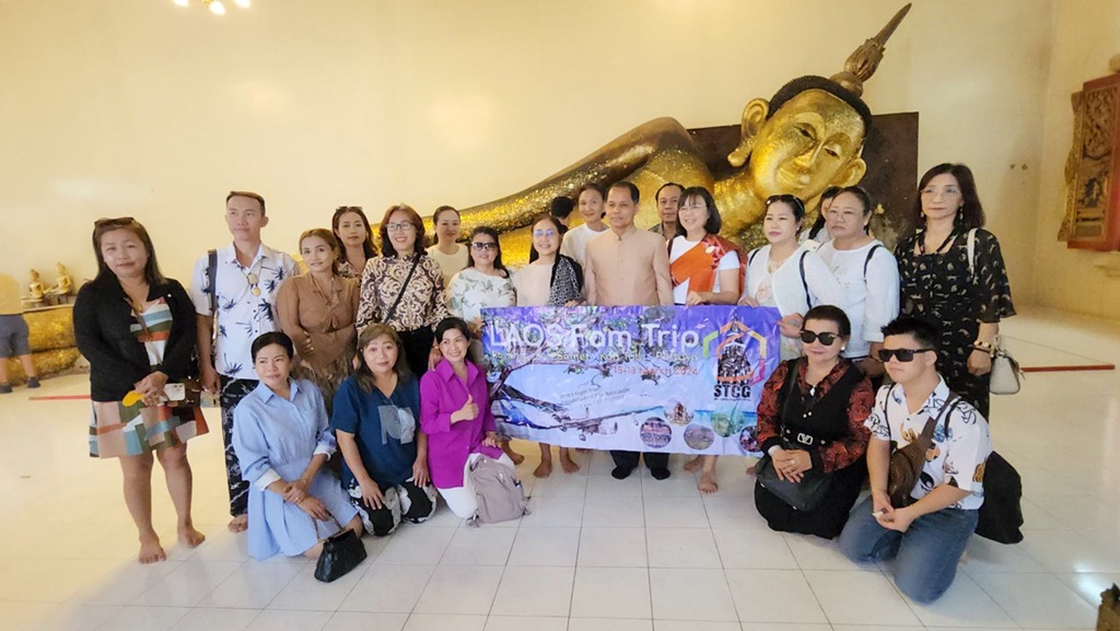 นทท.สปป.ลาว บินเที่ยวบินปฐมฤกษ์กราบไหว้พระนอนตะแคงซ้าย-ลอดโบสถ์ 100 ปี วัดป่าประดู่