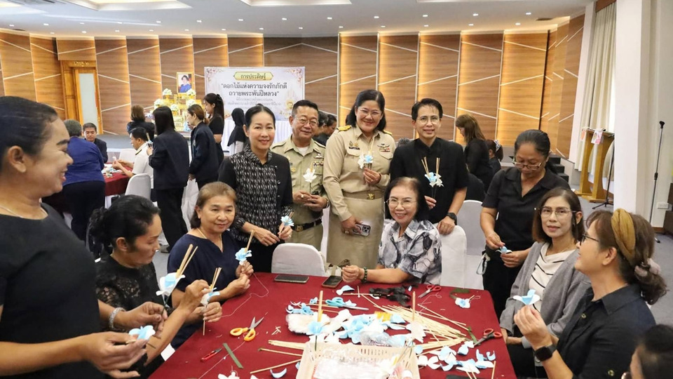 ประจวบฯ ปั้น “ครู ก.” 40 คน สืบสานศิลป์ดอกไม้จันทน์ ถ่ายทอดต่อ 240 สตรี ต่อยอดอาชีพสร้างรายได้