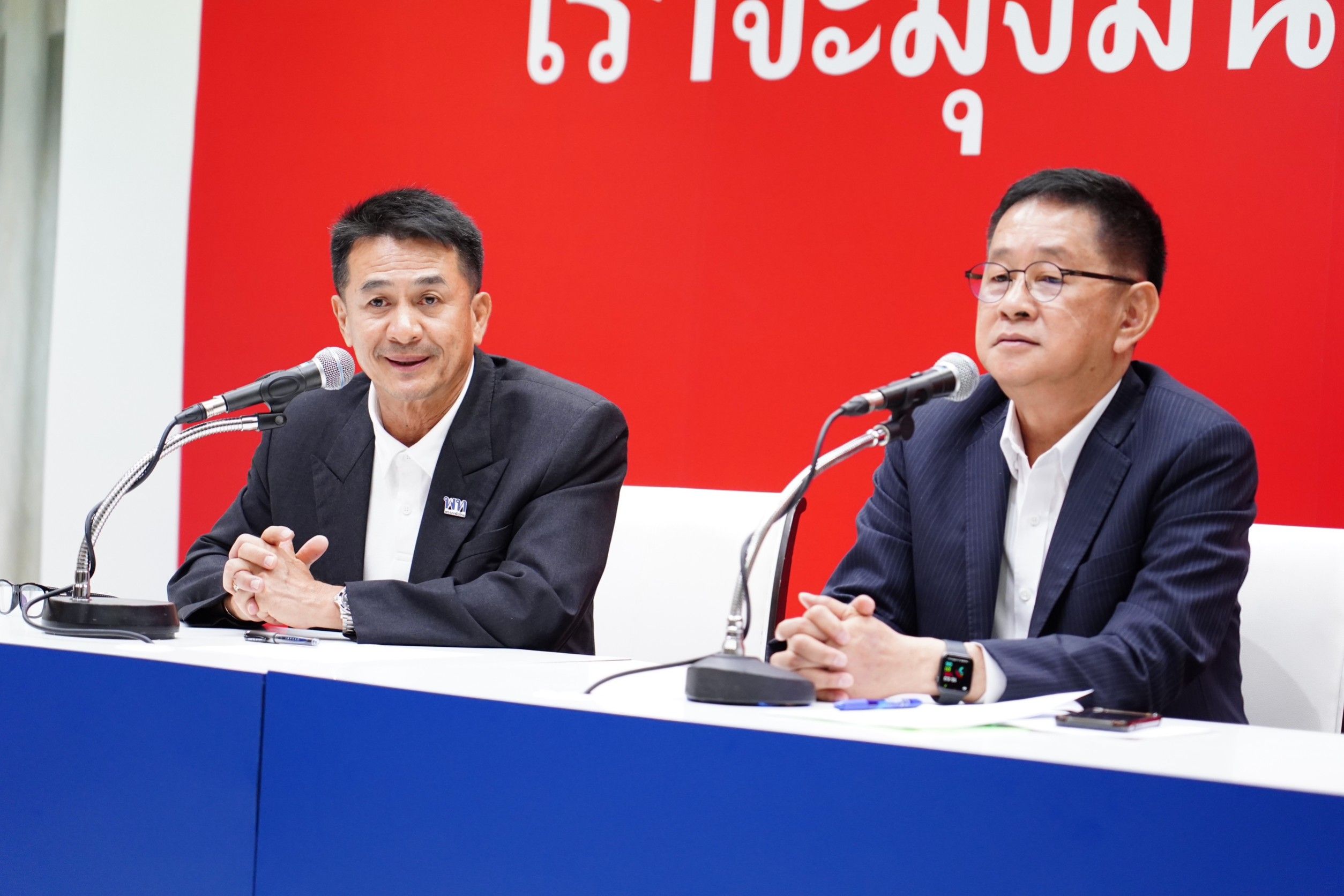  "เพื่อไทย" โต้ดีลลับไม่มีจริง "ชลน่าน" ลั่นไม่มีวันทรยศประชาชน เดินหน้าจัดตั้งรัฐบาลร่วม "ก้าวไกล" ไม่หวั่นข่าวลือ ทำสังคมสับสน 