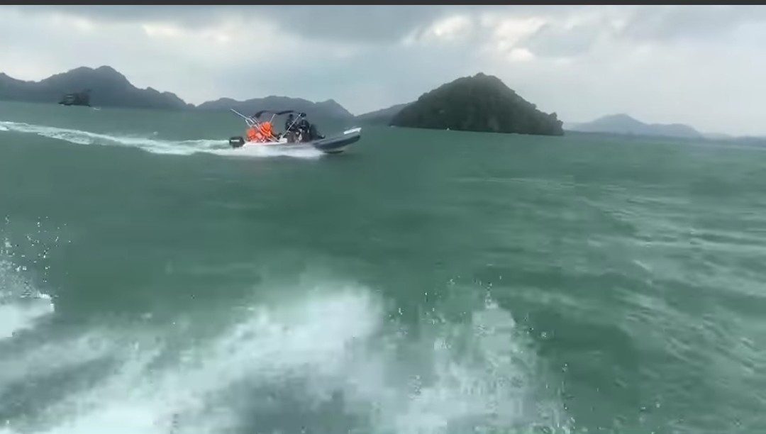 ไม่ละความพยายาม! กองทัพเรือระดมค้นหาผู้สูญหายต่อเนื่อง เน้นหมู่เกาะในชุมพร ยังไม่พบเพิ่ม
