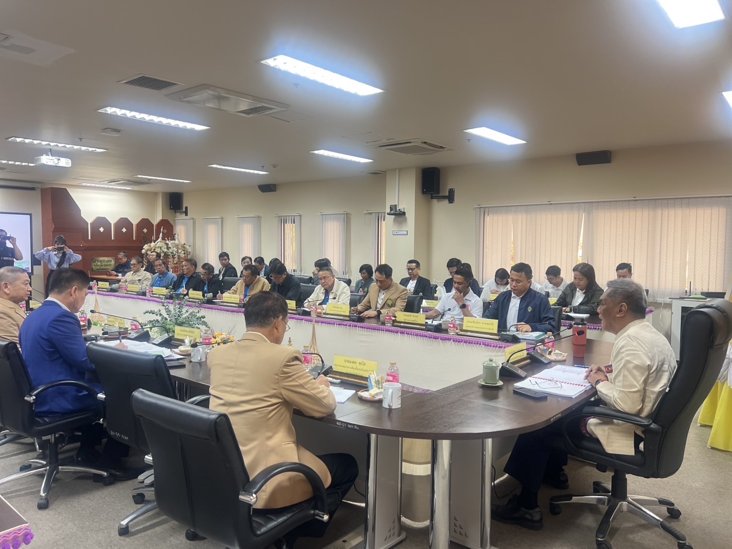 “ปธ.กกต.” ประชุมติดตามเตรียมพร้อมเลือกตั้ง อบจ.เชียงใหม่ สั่งทำงานเชิงรุกทำหน้าที่ตามกฎหมาย 