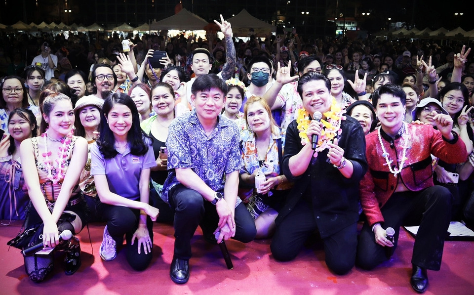 'พลพล-อิสร์-โบนัส' สาดความมันส์สนั่นฮ่องกง ในงาน 'Thai Songkran Festival in Kowloon City 2026'