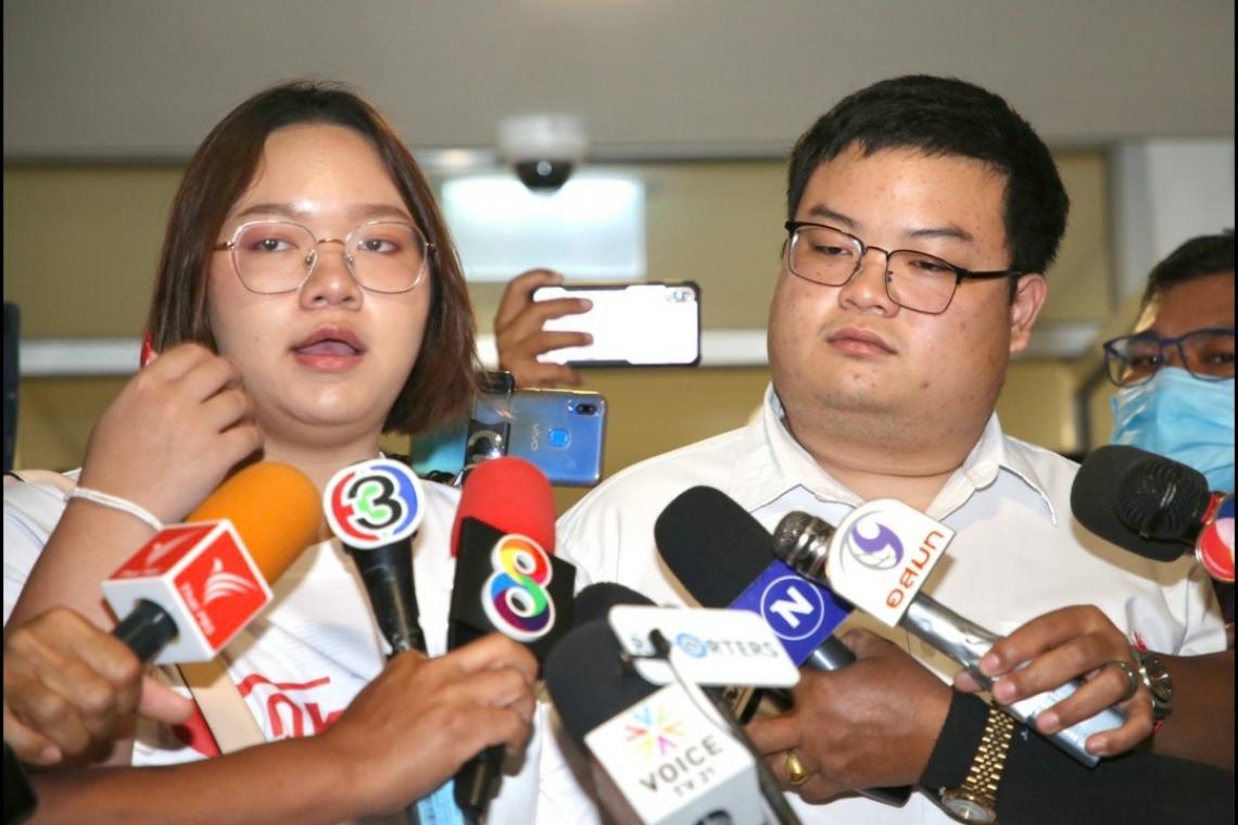 ทนาย เผย "รุ้ง" ดูสดใส เพราะนอนหลับได้มากขึ้น - "เพนกวิน" พูด-เดิน ลำบาก