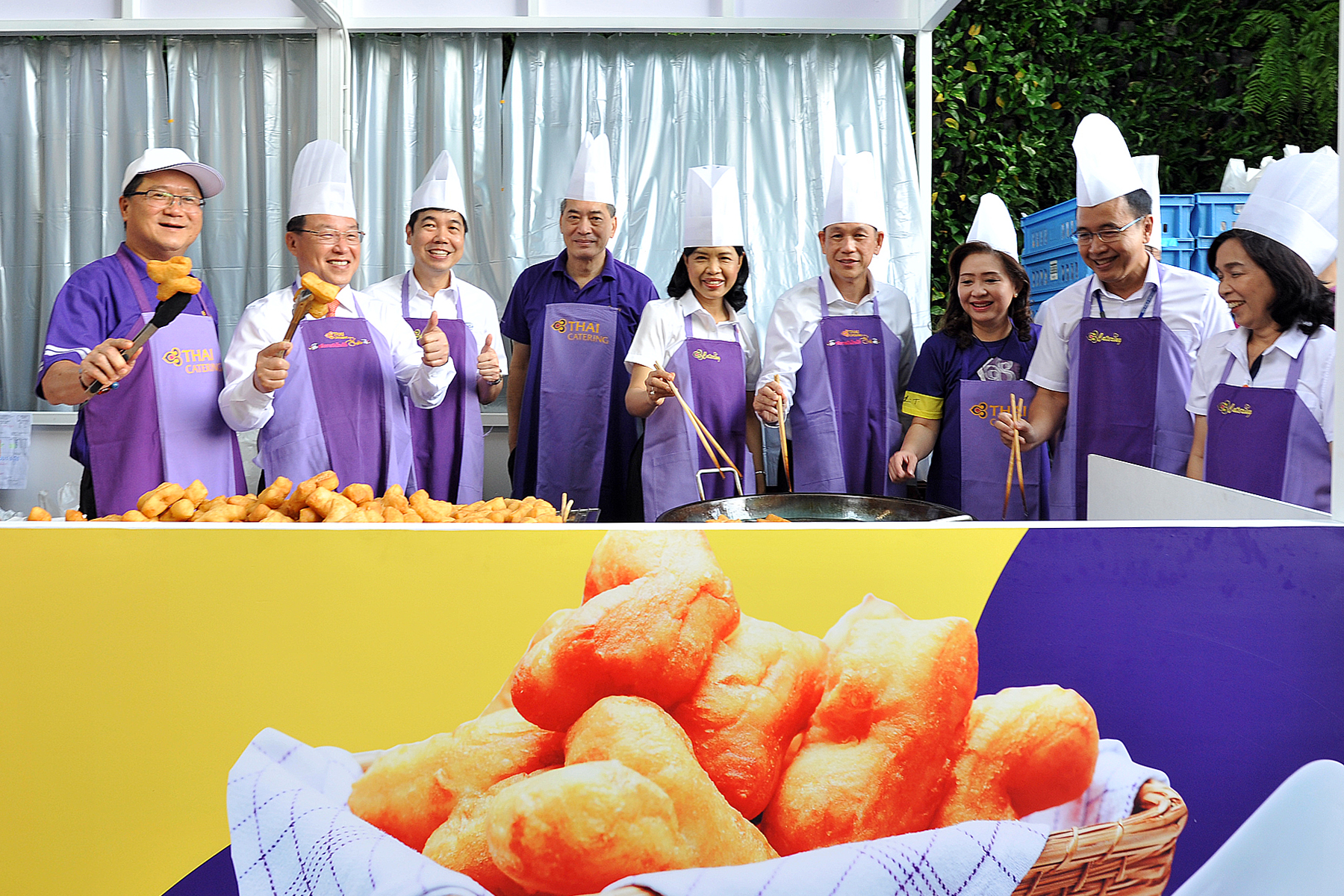 From TG to PTT เปิดเส้นทางความอร่อยของปาท่องโก๋การบินไทย บินถึงบริษัทในกลุ่ม ปตท.แล้ววันนี้