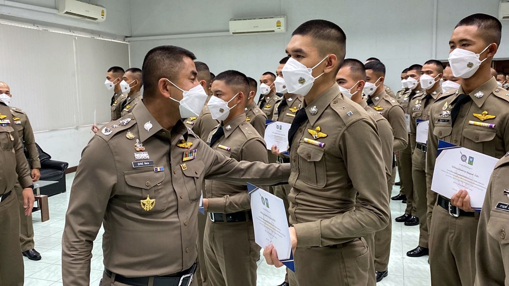 "บิ๊กโจ๊ก" มอบเกียรติบัตร นรต.ผ่านอบรมถ่ายทอดเทคโนโลยีระบบ Smart Safety Zone 4.0