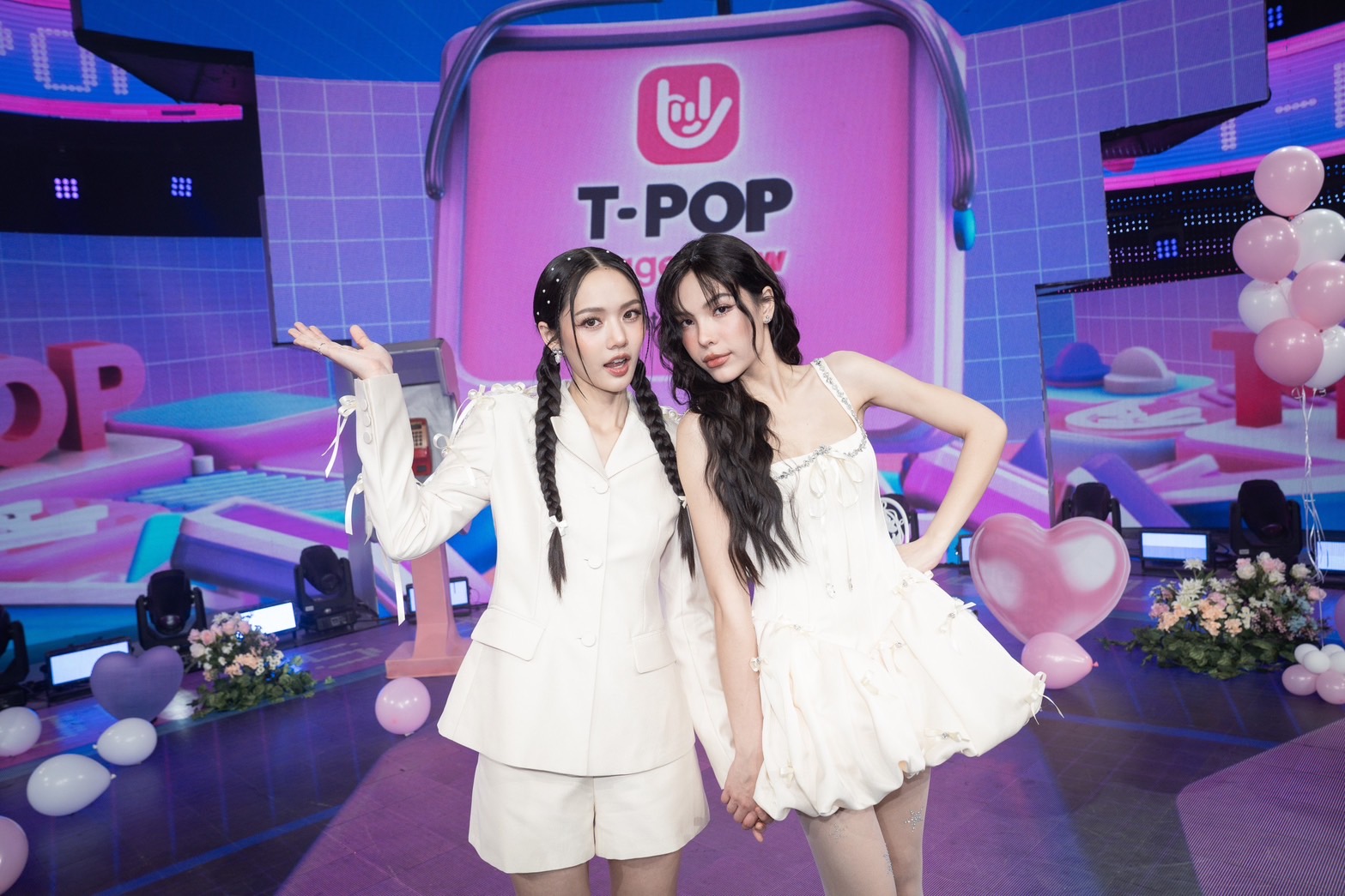 'ลูกหมี - ซอนญ่า' มาแรงต่อเนื่อง ทั้ง เอ็มวี, dance challenge พร้อม On Stage ในรายการ T-Pop Stage 16 ม.ค.นี้ ห้ามพลาด !!