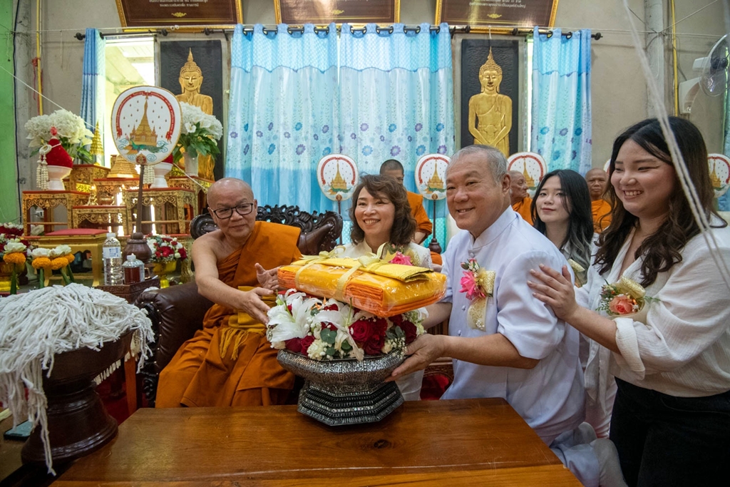 เจ้าคณะจังหวัดแม่ฮ่องสอน เป็นประธานพิธีทอดกฐินสามัคคี ณ พระธาตุวัดปางหมู