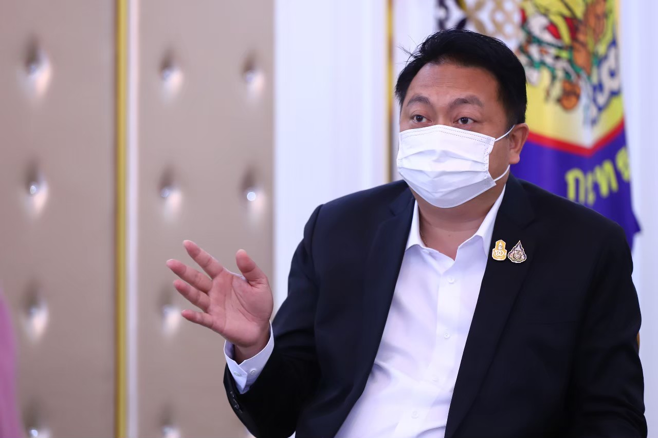 "รมว.เฮ้ง" ห่วงสาวอุดรถูกหลอกไปนวดที่ดูไบ สั่งทูตแรงงานประสานสถานทูตช่วยเหลือ พร้อมส่ง 5 เสือแรงงานเยี่ยมบ้าน