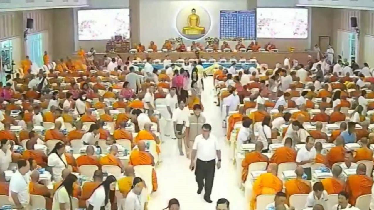  วัดพระธรรมกายรวมน้ำใจชาวคลองหลวงถวายสังฆทานคณะสงฆ์ 323 วัดชายแดนใต้