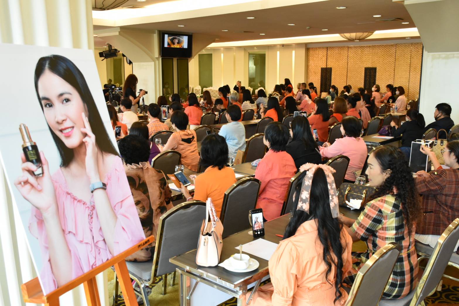 เปิดตัว SIRIN BRANDS สวนกระแสเศรษฐกิจ สู้วิกฤตโควิด-19 ตั้งเป้าเป็นอาชีพเสริมช่วยสร้างรายได้