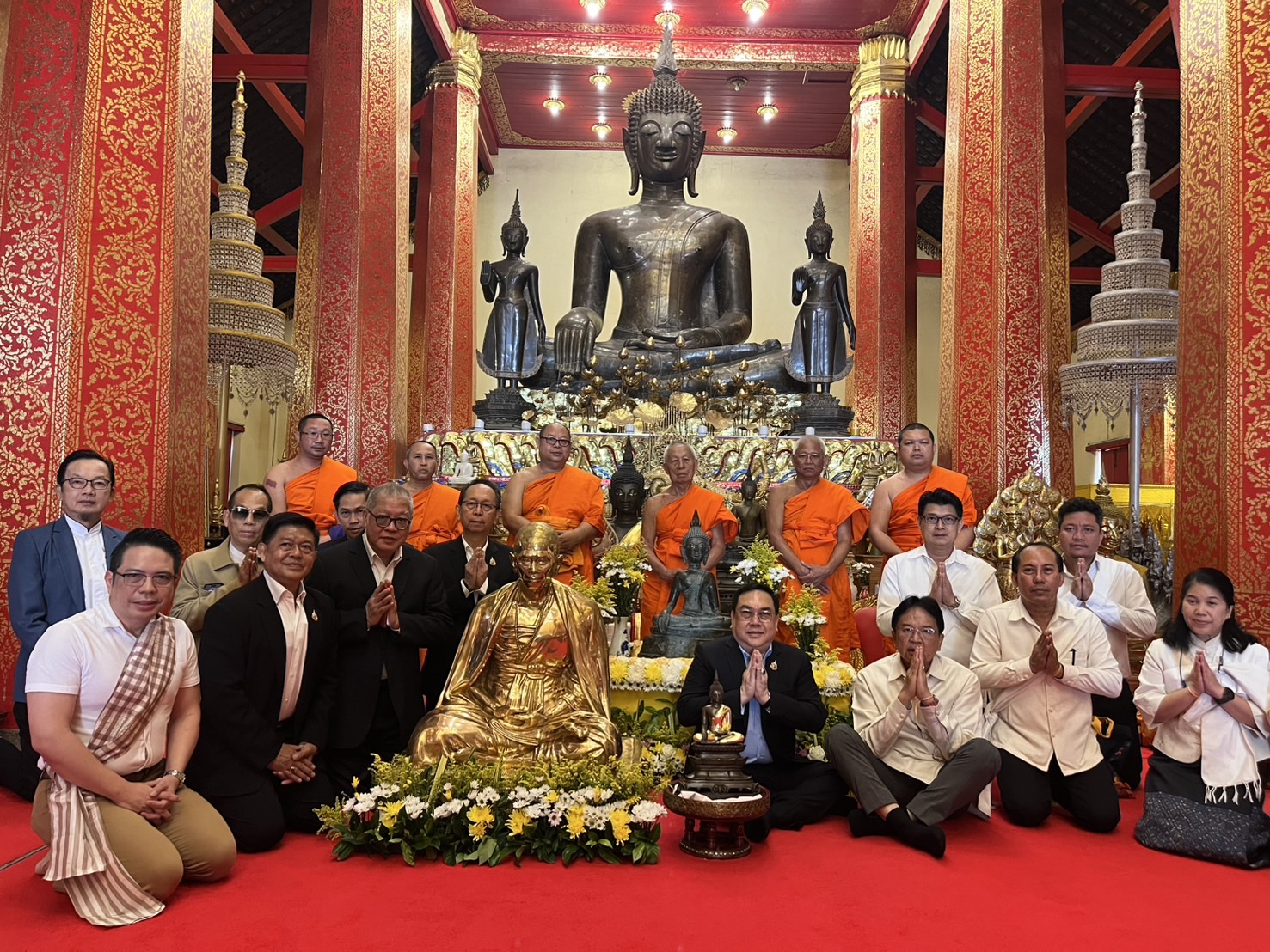 “อุปกิต” มอบพระพุทธรูปโบราณกว่า 300 ปีส่งคืน “สปป.ลาว” หนุนโครงการเสนอชื่อบุคคลสำคัญยูเนสโก