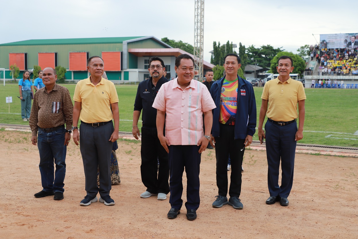 รมว.ยุติธรรมเปิดการแข่งฟุตบอลตำบลอาสา-หนุนพลังเยาวชนและประชาชนชายแดนใต้นราธิวาสต้านยาเสพติด