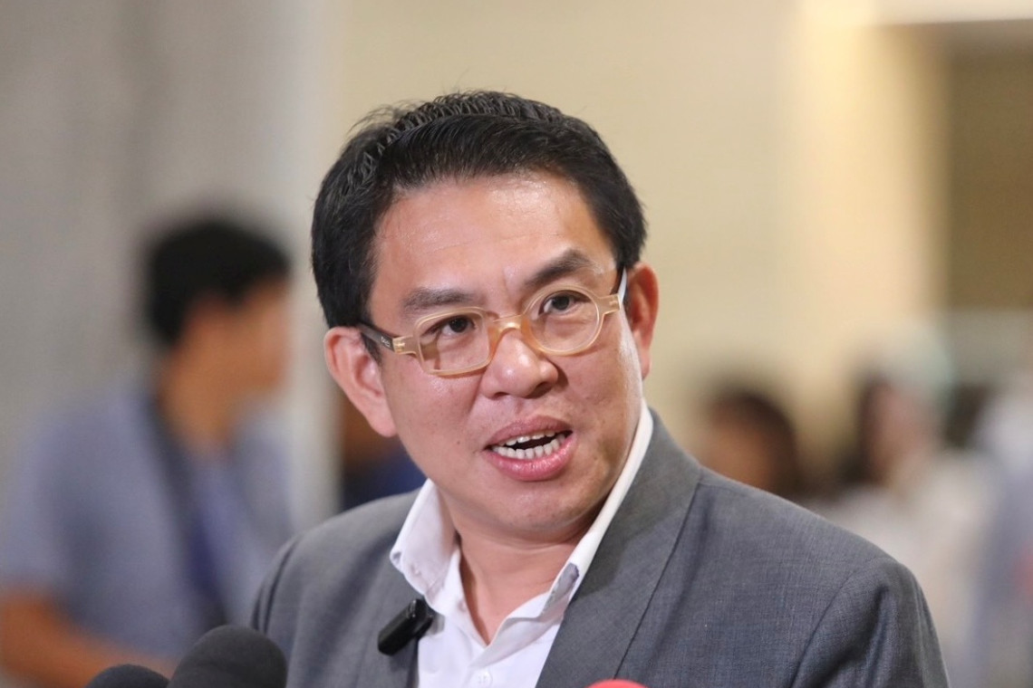 “วิโรจน์” เคารพมติเพื่อไทย ไม่ร่วมวิปฝ่ายค้าน ย้ำ พรรคประชาชน พร้อมทำงานร่วมอย่างสร้างสรรค์